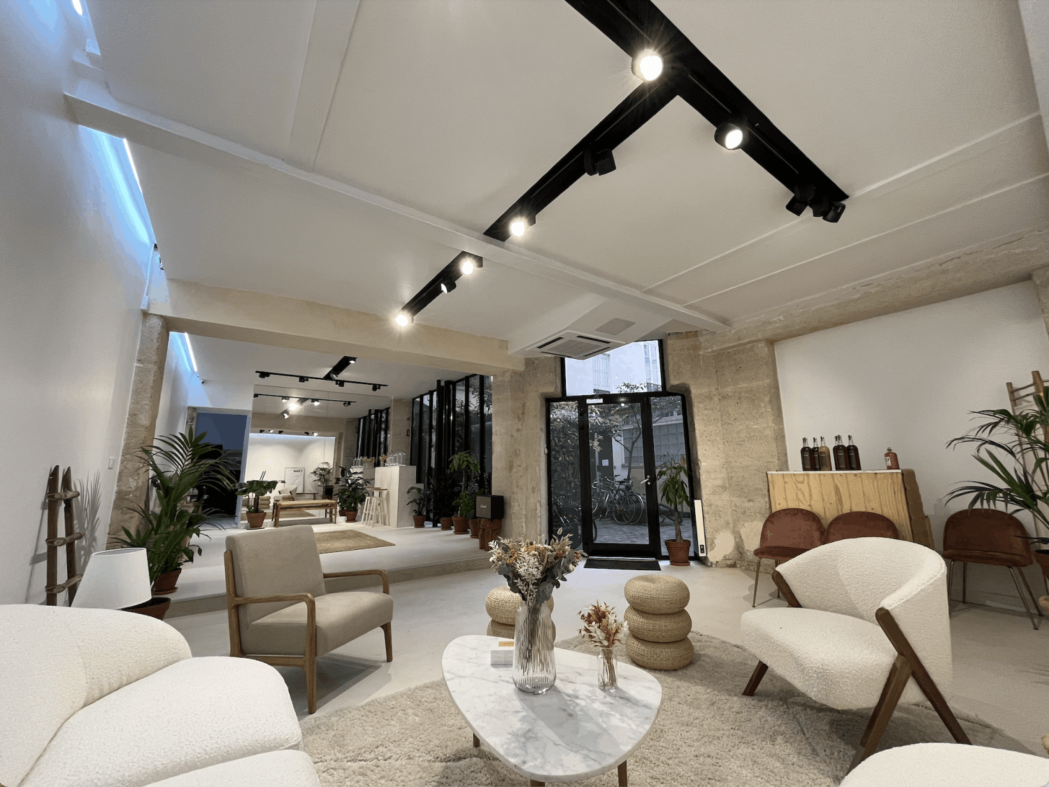 Elegant 75m² Showroom in Le Marais