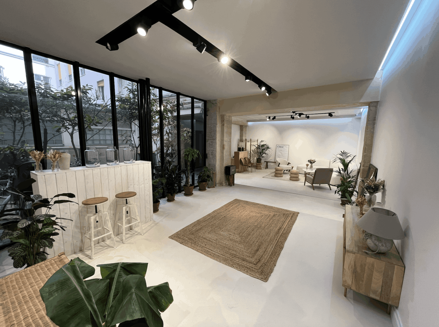 Elegant 75m² Showroom in Le Marais