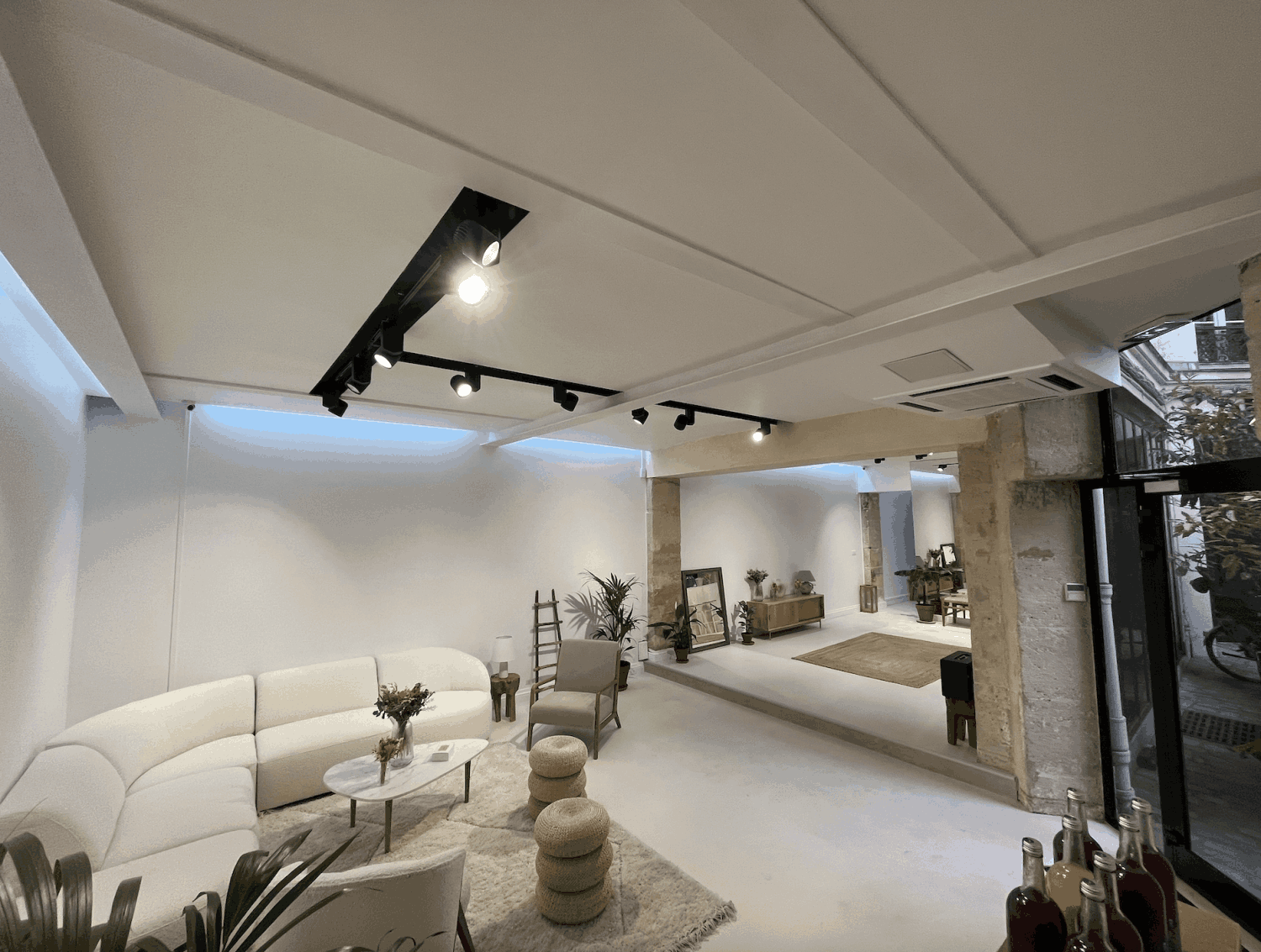 Elegant 75m² Showroom in Le Marais