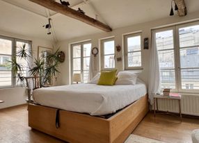 Loft 100 m² in the heart of the Marais district, central Paris 