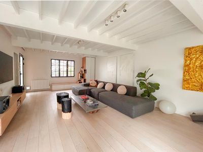 Chalet Parisien: Alpine Charm Meets Parisian Elegance in the 12th Arrondissement