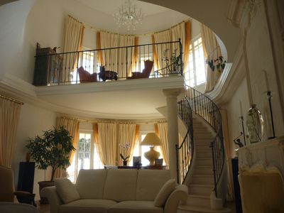 Prestigious property on 3 hectares with a sea view