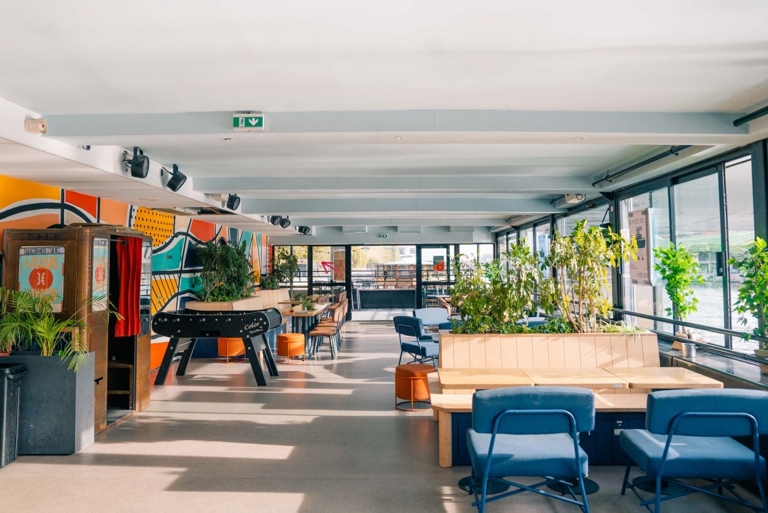 Espace Événementiel Moderne et Industriel à Paris avec Accès Rooftop