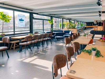 Espace Événementiel Moderne et Industriel à Paris avec Accès Rooftop