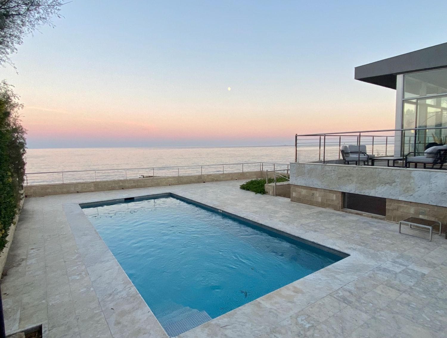 Beachfront Villa with Sea View for Events in Sainte-Maxime