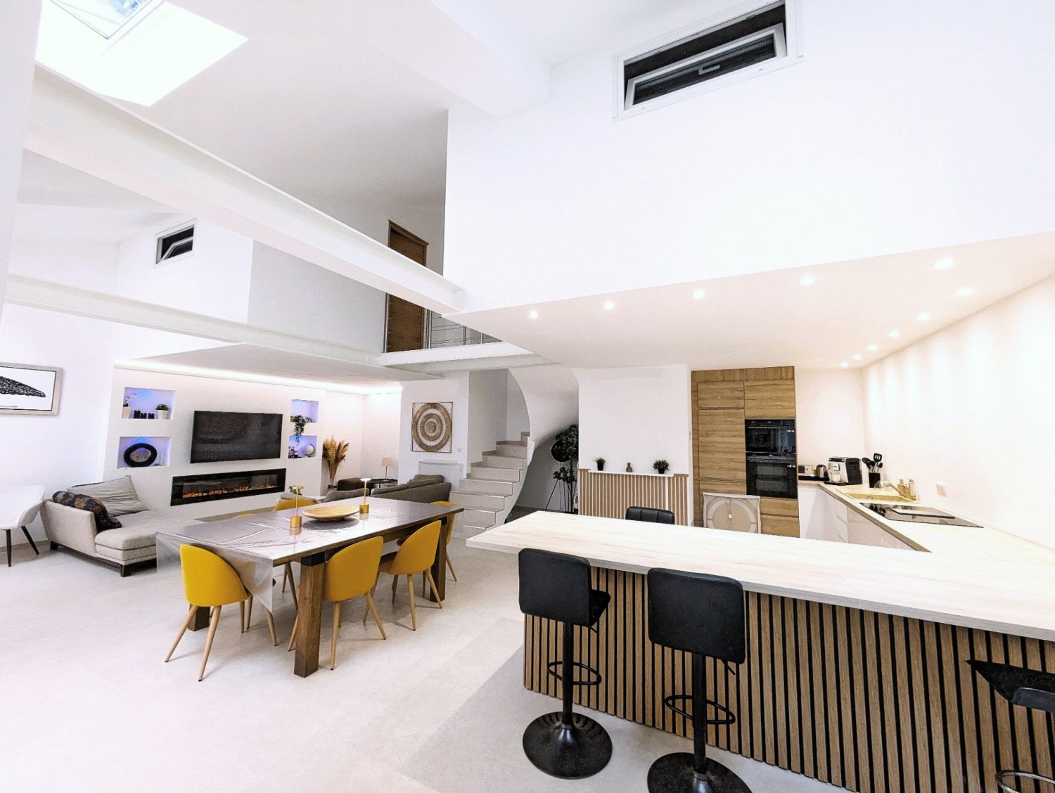 Grand loft central à Cannes avec terrasse – Pour événements privés