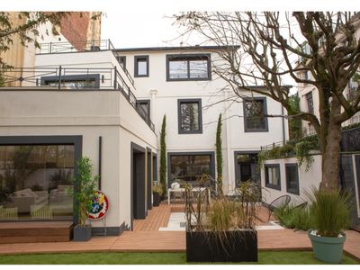 Luxury Private Villa in Paris with Pool, Garden & Home Cinema