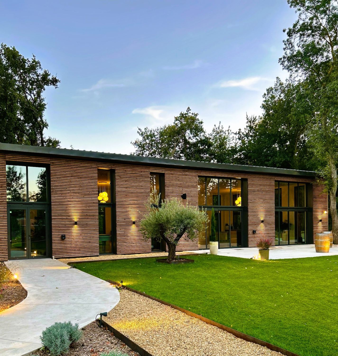 Modern Event Venue in Provence | Seminar & Wedding Space