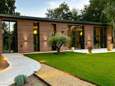 Modern Event Venue in Provence | Seminar & Wedding Space