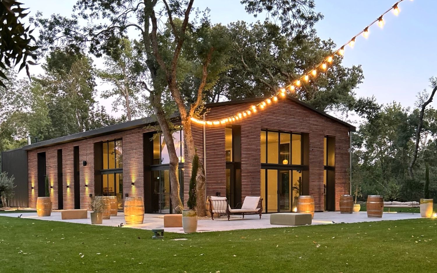 Modern Event Venue in Provence | Seminar & Wedding Space