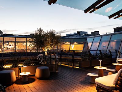 Un Havre de Gourmandise sur les Toits Parisiens