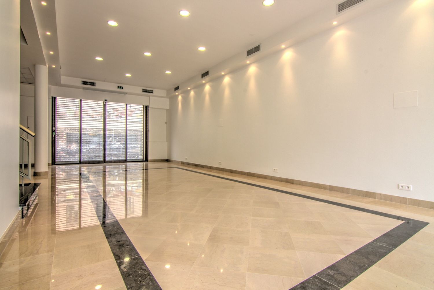 Event Space Cannes – 290m² Across 3 Levels, 100 Guests