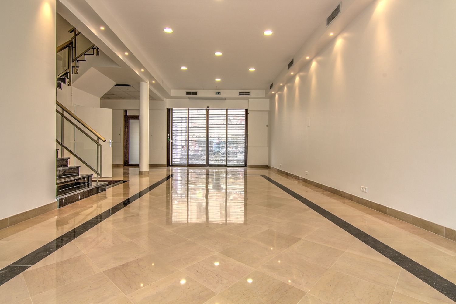 Event Space Cannes – 290m² Across 3 Levels, 100 Guests