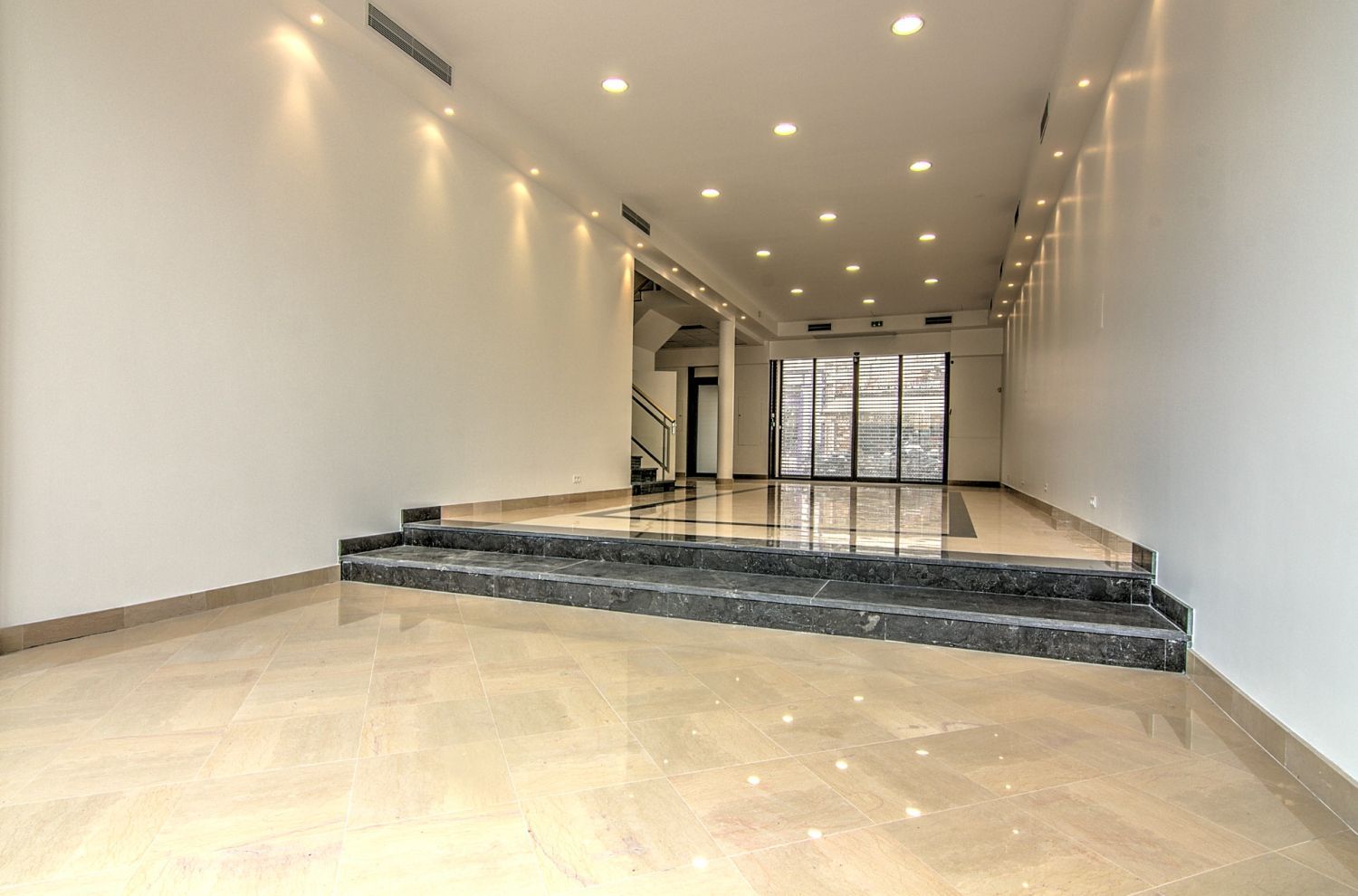Event Space Cannes – 290m² Across 3 Levels, 100 Guests