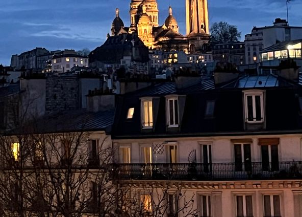 Beautiful apartment with a view of Montmartre and the Sacré-Cœur 