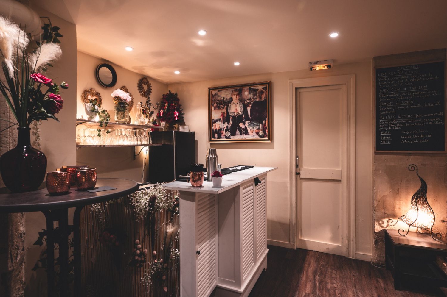 Salon Privé Caché avec Bar et Barman à Paris | Événements et Fêtes