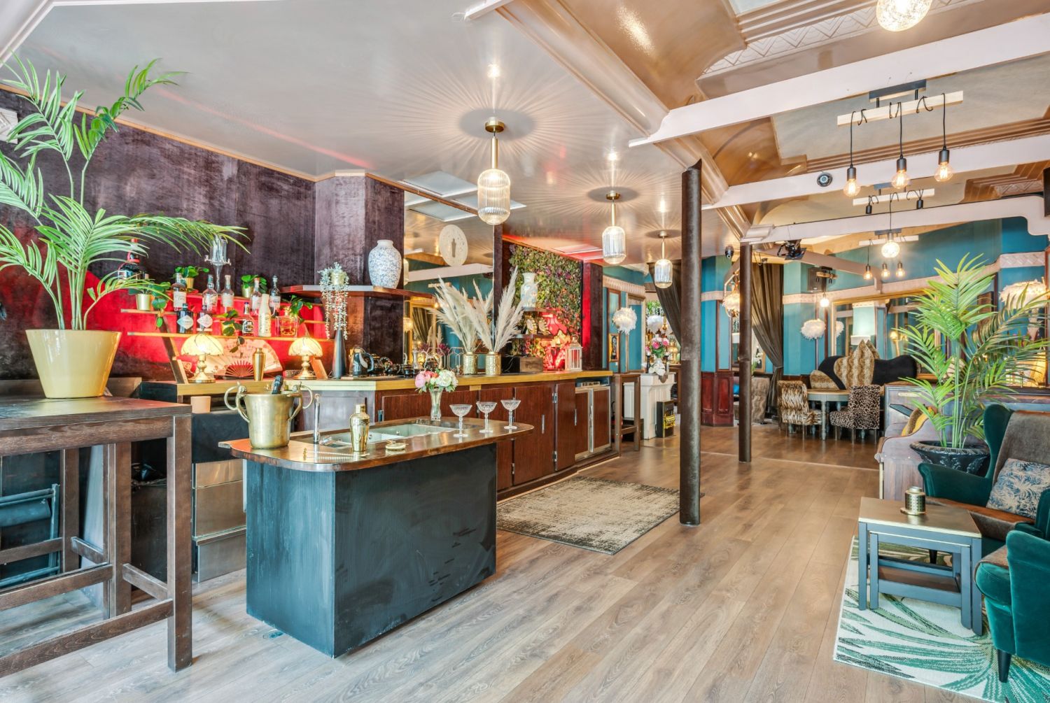 Private Event Space in Paris with Cabaret Ambiance & Modular Layout