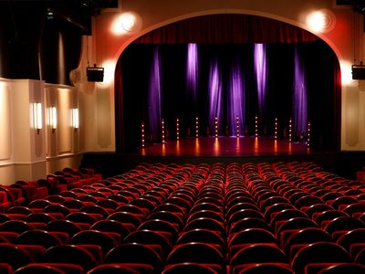 Historic Paris Theater: Premier Event Venue for Corporate & Creative Gatherings