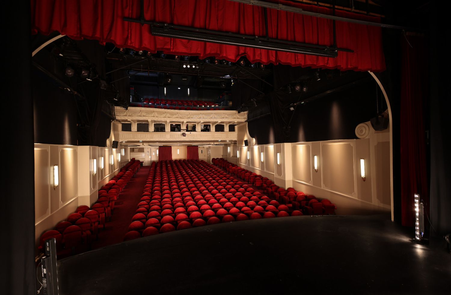 Historic Paris Theater: Premier Event Venue for Corporate & Creative Gatherings