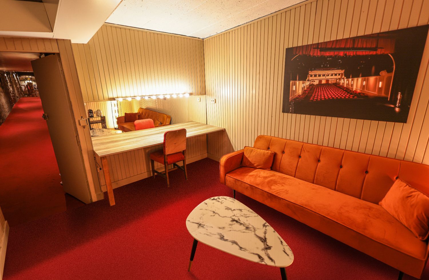 Historic Paris Theater: Premier Event Venue for Corporate & Creative Gatherings