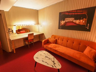 Historic Paris Theater: Premier Event Venue for Corporate & Creative Gatherings