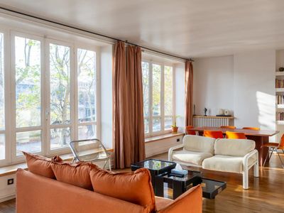 Elegant Seine-View Apartment for Events in Paris