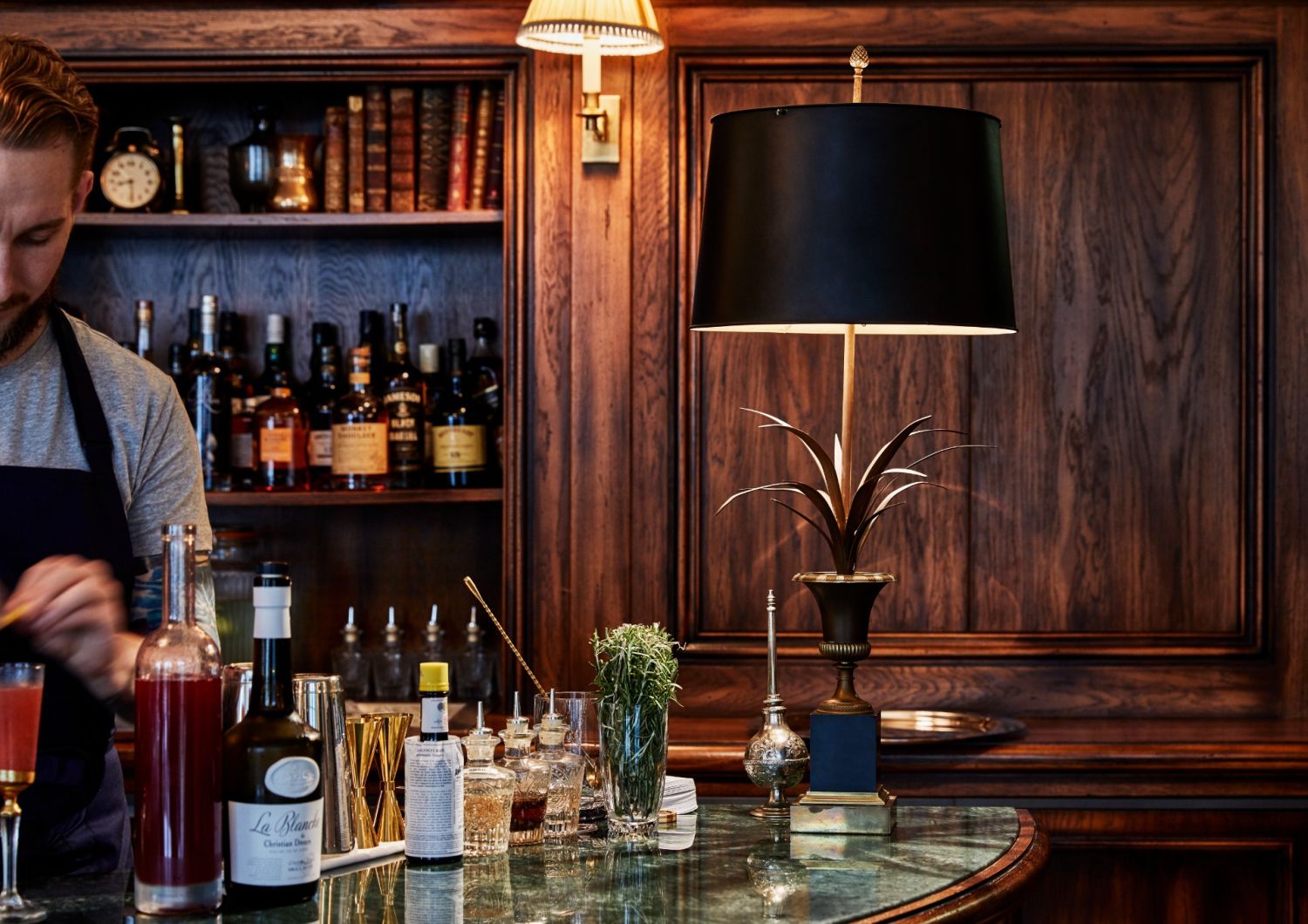 Elegant Confidential Cocktail Bar in Paris for Private Events