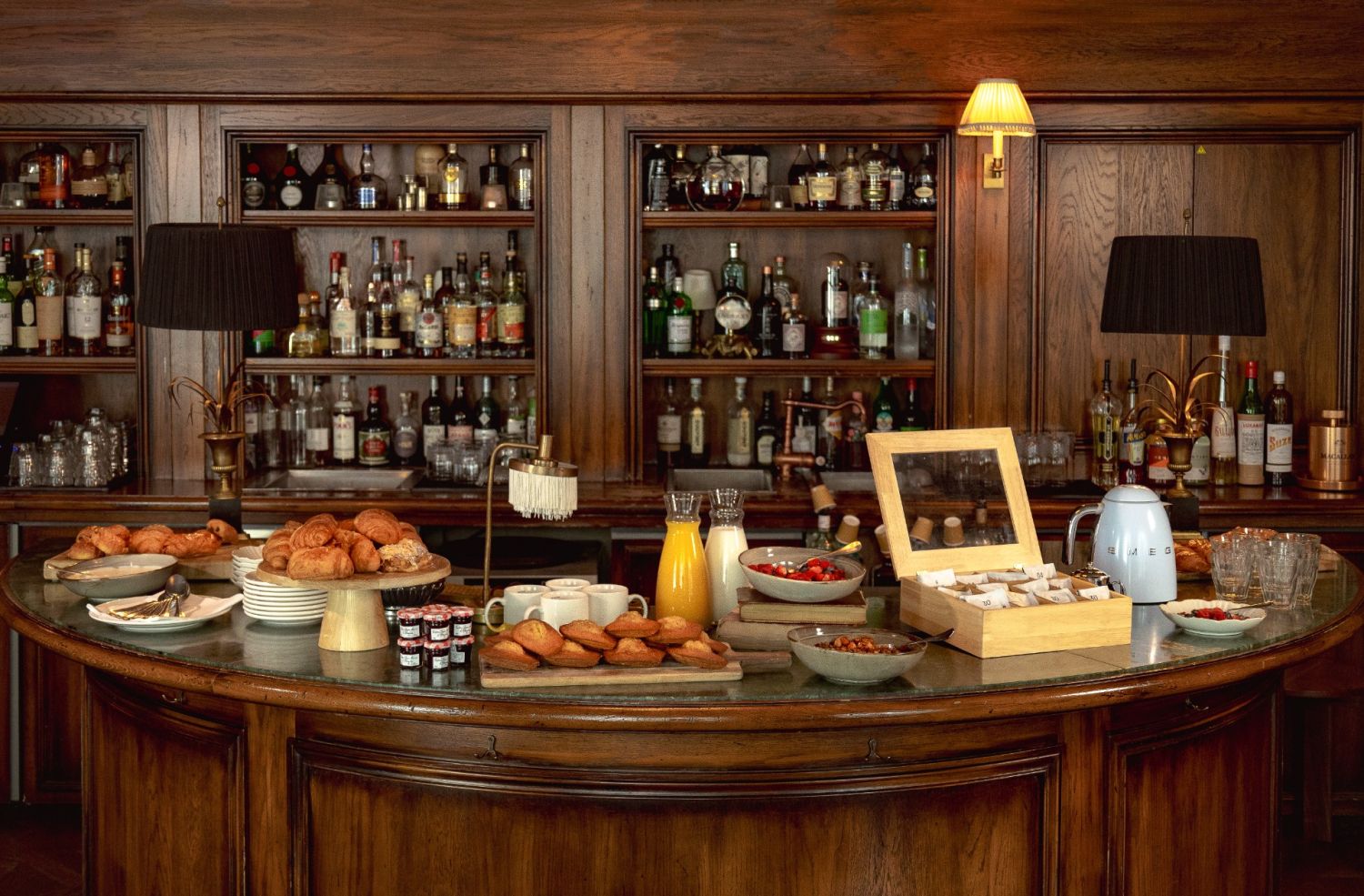 Elegant Confidential Cocktail Bar in Paris for Private Events