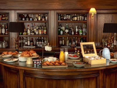 Elegant Confidential Cocktail Bar in Paris for Private Events