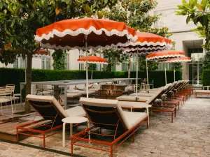 A paved interior courtyard in an 18th century mansion