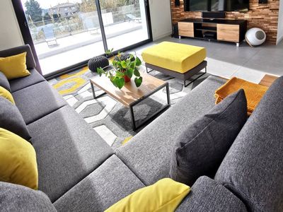 House with garden, swimming pool and sea view