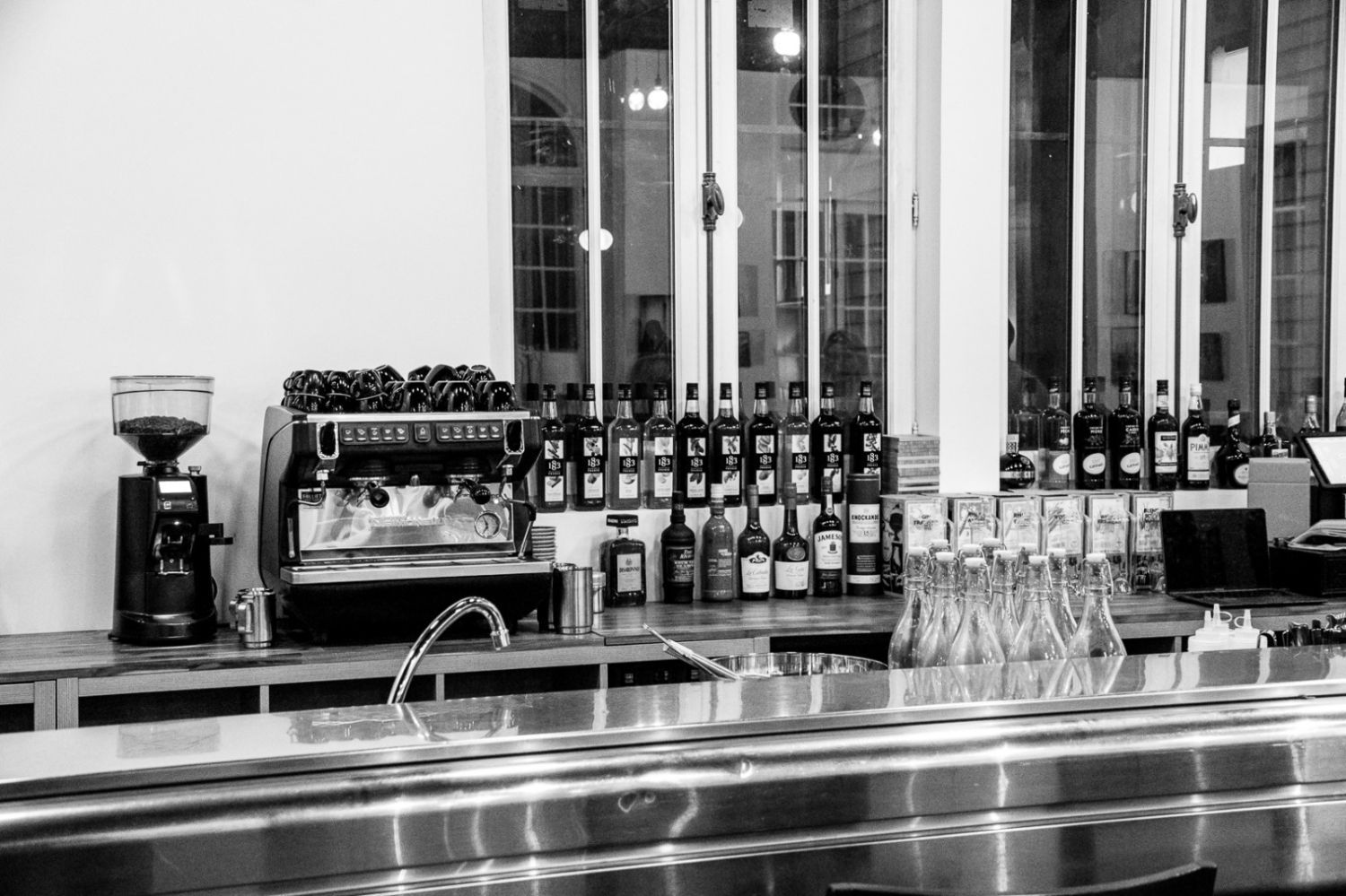 Bar / Restaurant area in a former post office (180 m²)