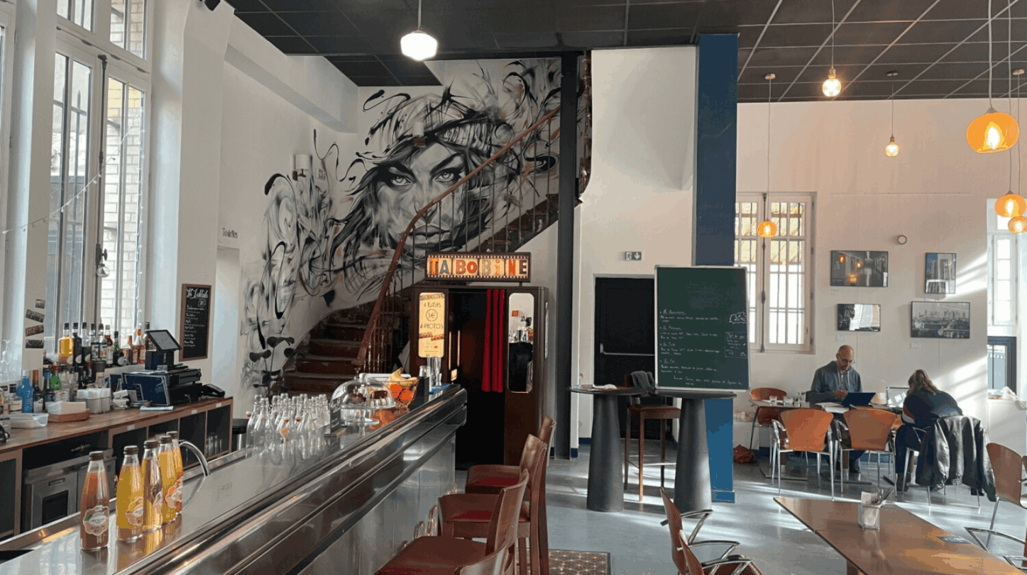 Bar / Restaurant area in a former post office (180 m²)