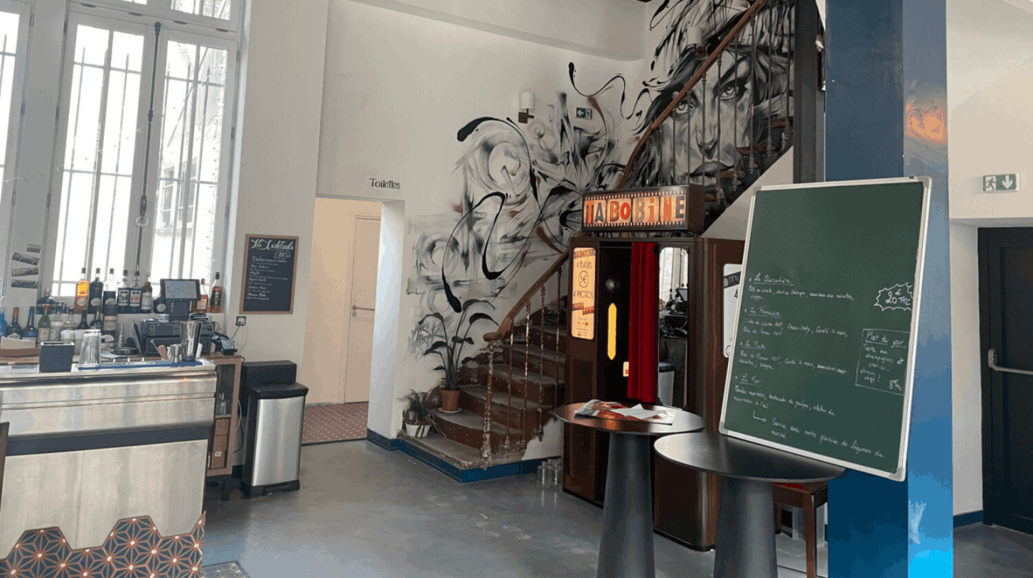 Bar / Restaurant area in a former post office (180 m²)