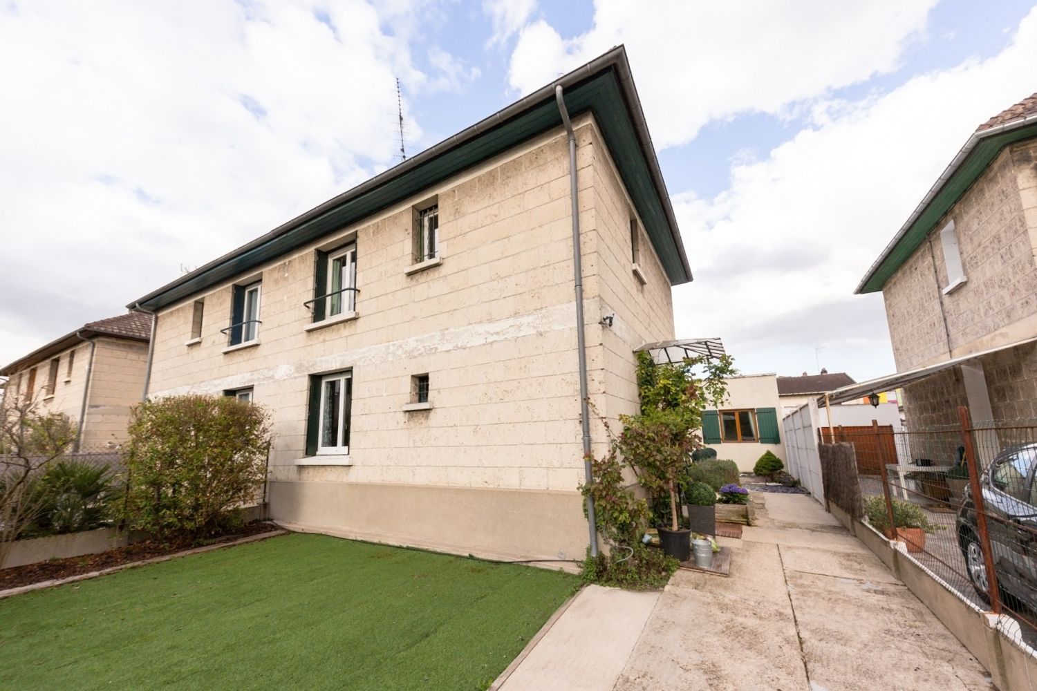 Beautiful atypical house near Paris and Roissy Charles de Gaulle