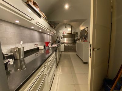 Cocoon of greenery in the heart of the 16th arrondissement in Paris