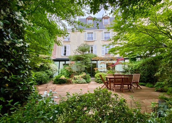 Cocoon of greenery in the heart of the 16th arrondissement in Paris