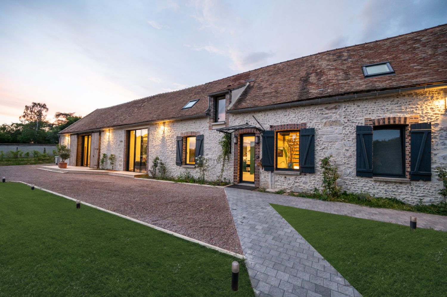  Villa 1h15 from Paris with swimming pool, spa, pétanque & games