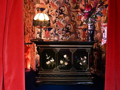 A Chic 70's Eroticism Themed Venue for Uninhibited Events in Paris