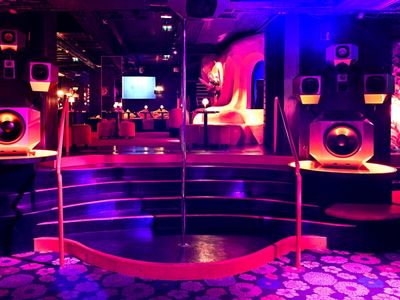 A Chic 70's Eroticism Themed Venue for Uninhibited Events in Paris