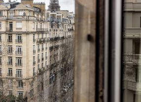 Apartment with breathtaking views of the Eiffel Tower 