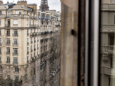 Eiffel Tower Apartment with Breathtaking Views for Events