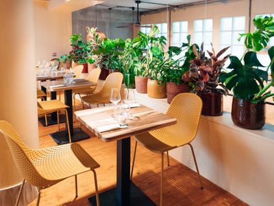 Vibrant Bistronomic Restaurant in Paris with Open Kitchen & Artistic Flair