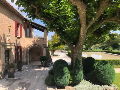 Domaine au cœur des vignes et des oliviers