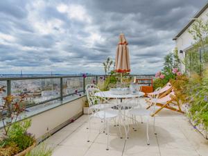 Apartment with panoramic Rooftop over Paris
