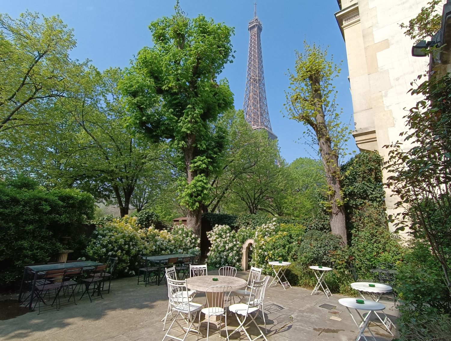 Lieu Élégant Tour Eiffel avec Terrasse Privée & Charme Historique