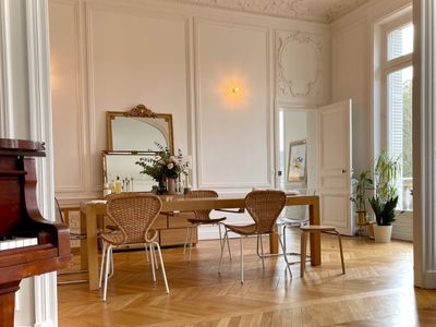 Elegant Haussmann-Style Flat for Events in Paris