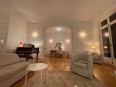 Elegant Haussmann-Style Flat for Events in Paris