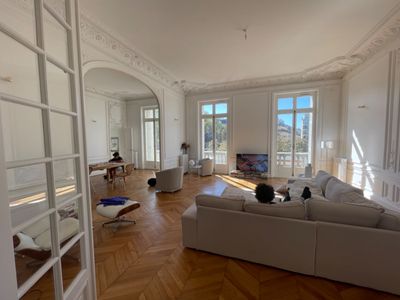 Hausmanian living room in the 17th arrondissement