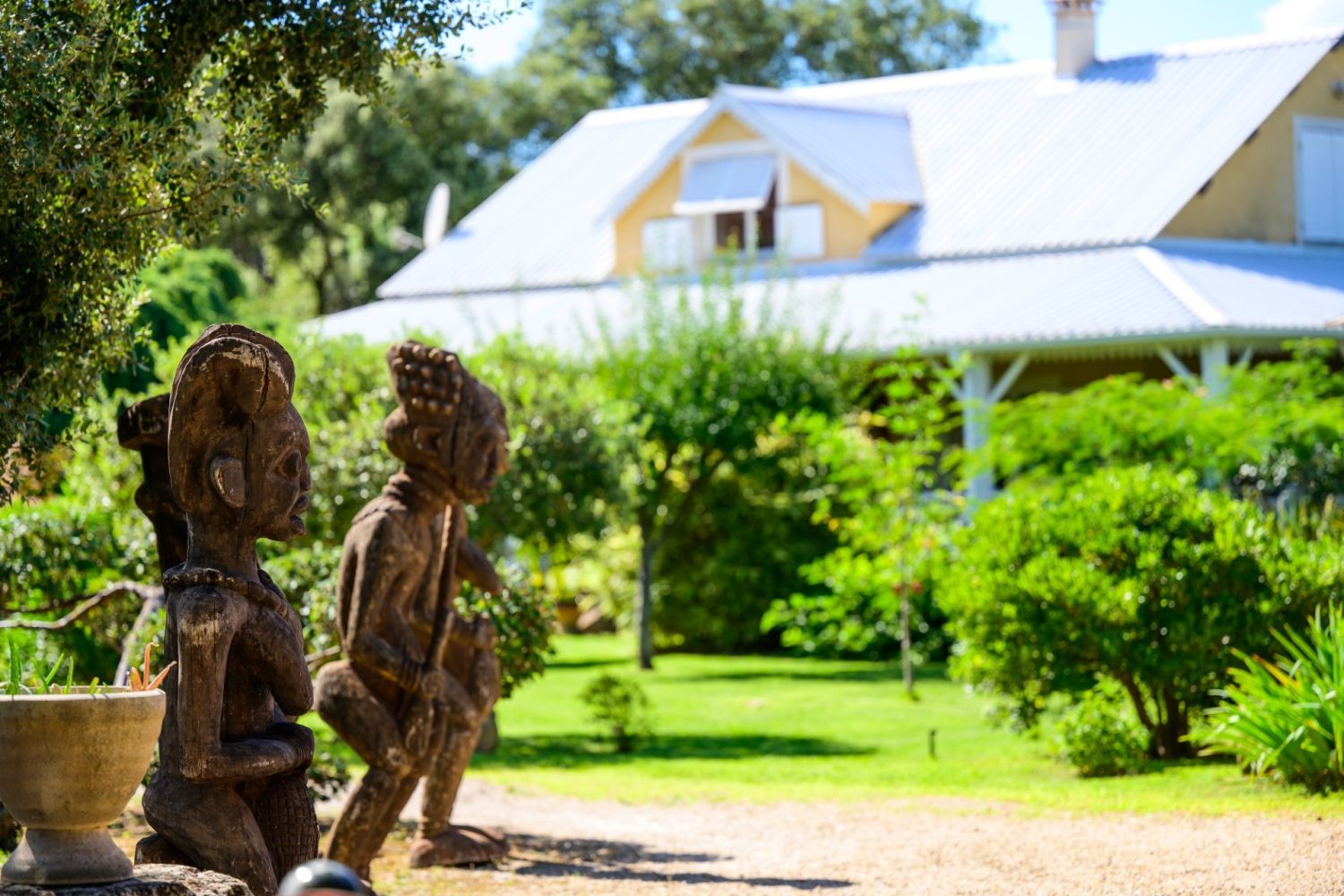 Antilles-themed estate in the heart of nature